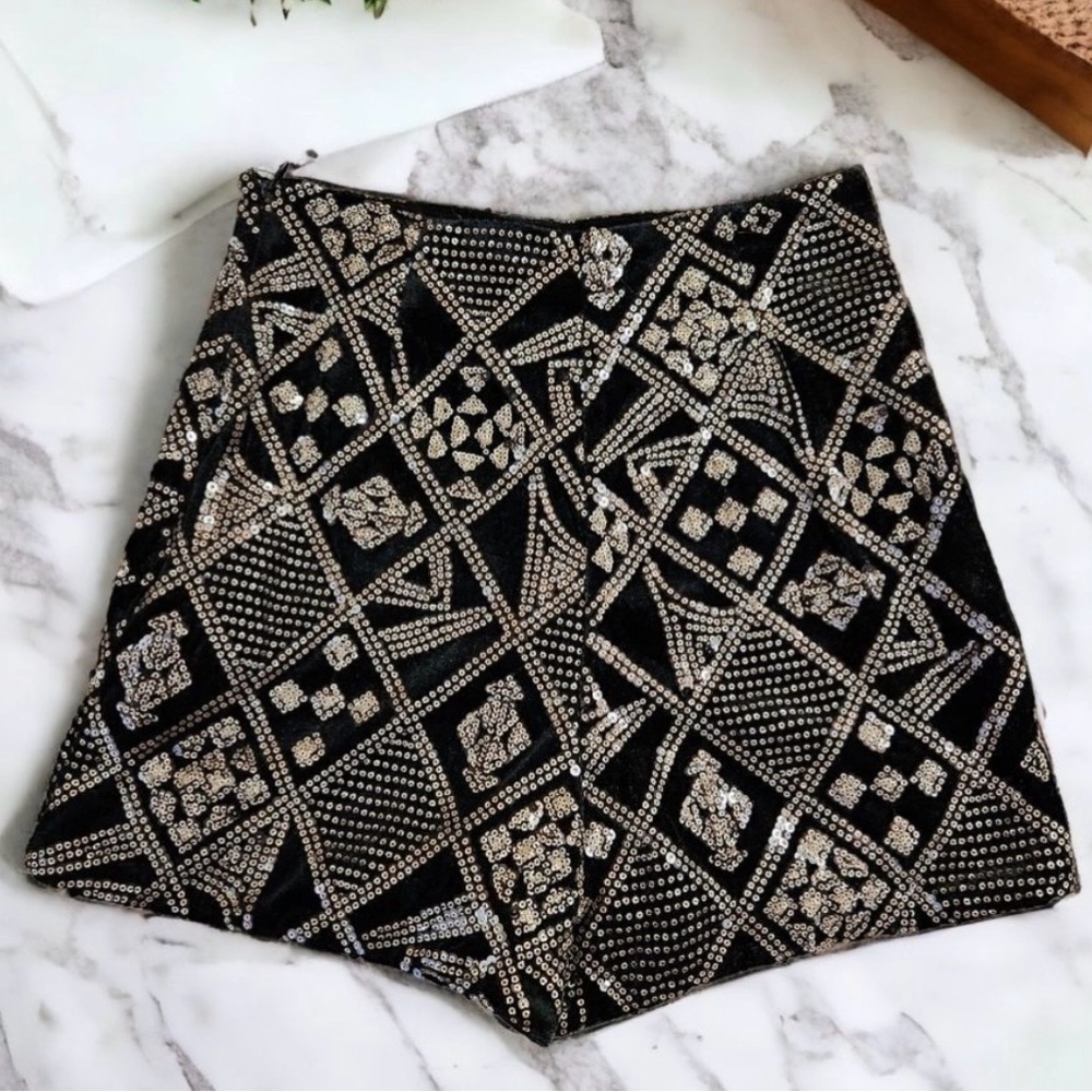 Zara Basic Shorts Sequin Embellished Velvet Stretch Size XS